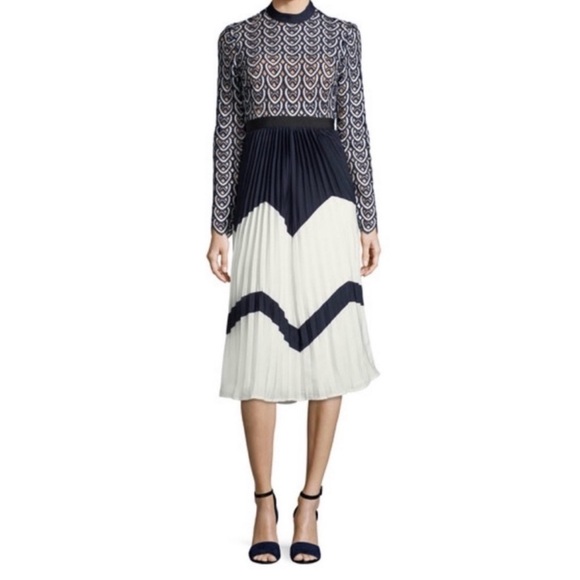 Self-Portrait Dresses & Skirts - Self portrait Elegant navy  and White crochet lace sweetheart  Patterned Dress